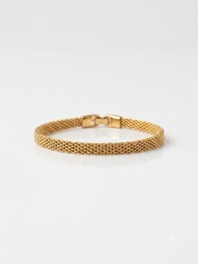 Vintage gold toned mesh bracelet